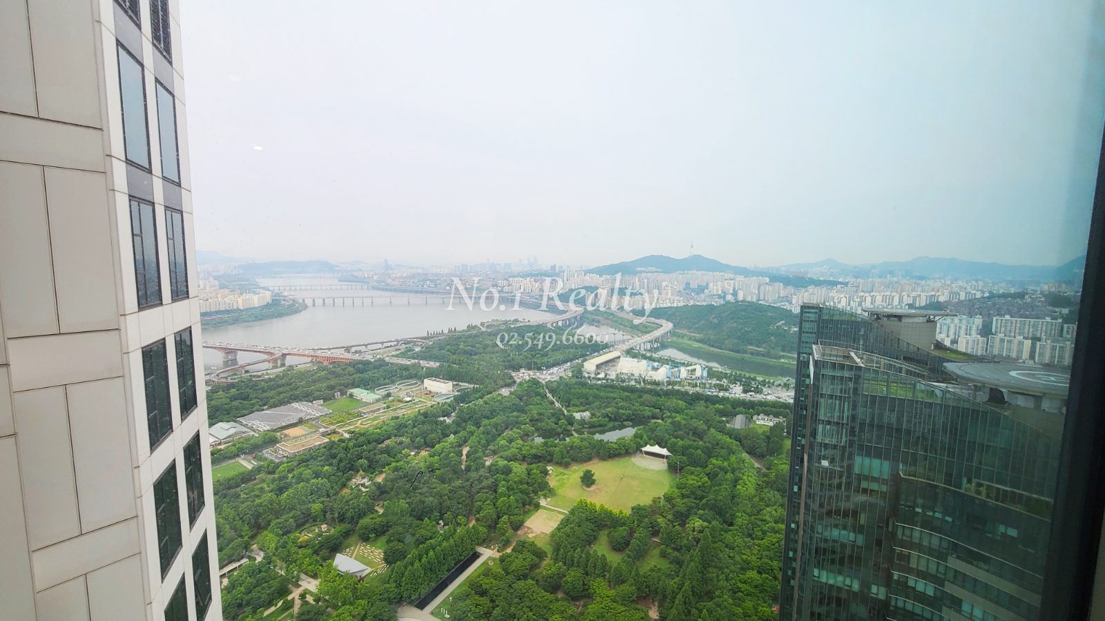 단 1세대 희귀 매물 | 아크로서울포레스트 복층 펜트하우스 월세 사진 2